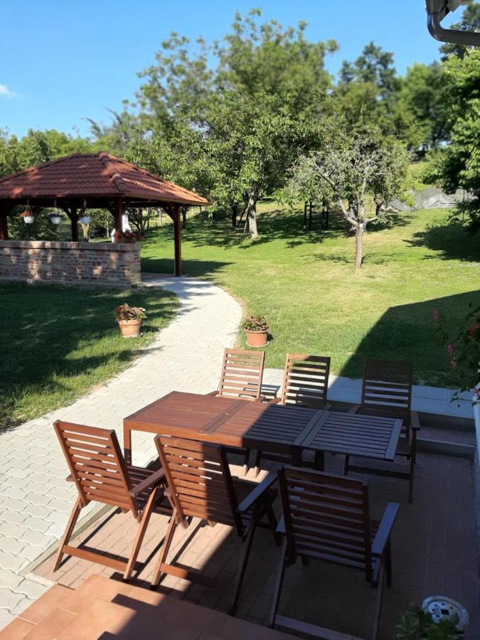 Kondics Apartmanhaz Sarvar Exterior photo